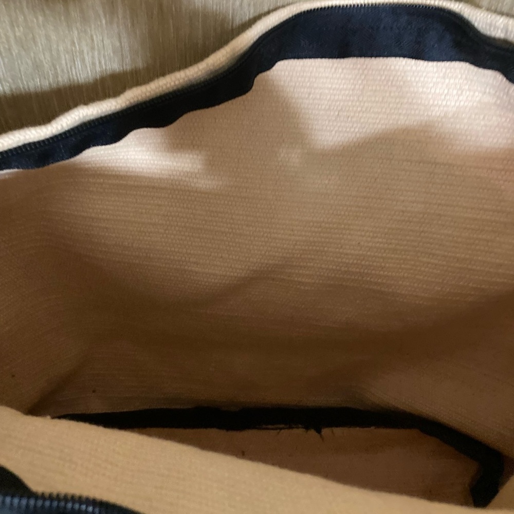 Buffalo Printed Shoulder Bag with zipper - Picture 4 of 4